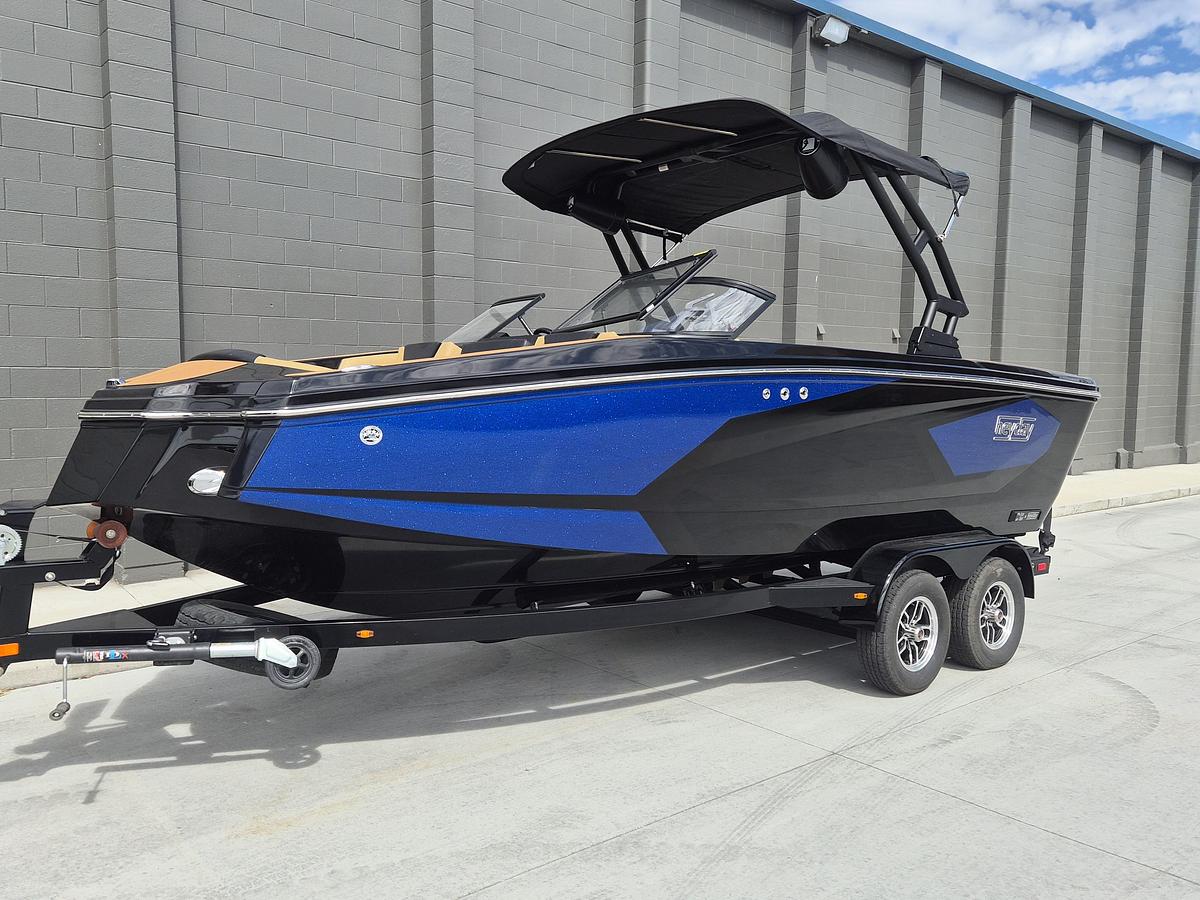 2026 Heyday Wake Boats WT-2DC