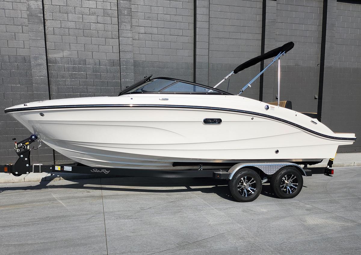 2027 Sea Ray 190 SPX