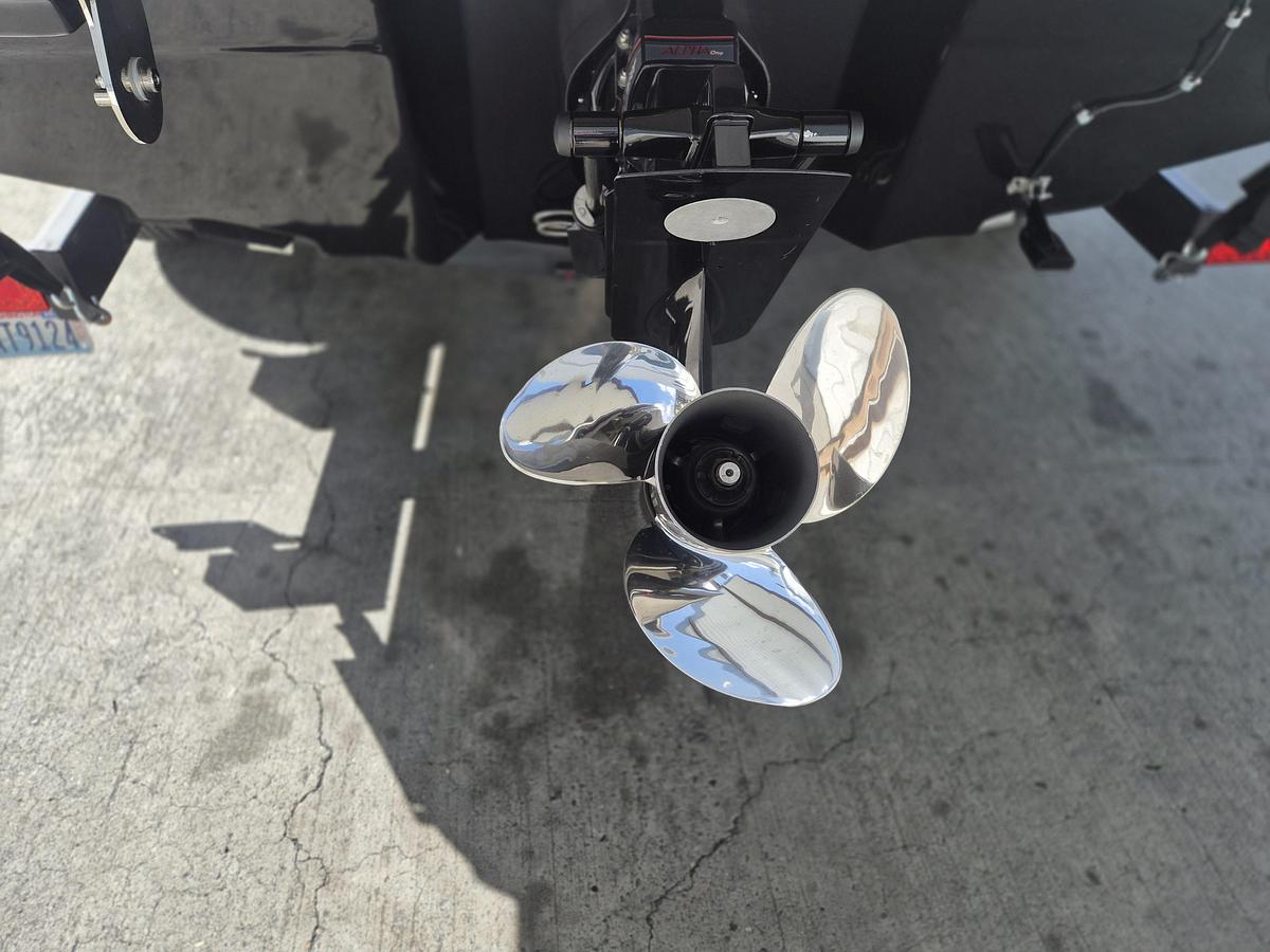 Used 2023 Sea Ray SPX 210