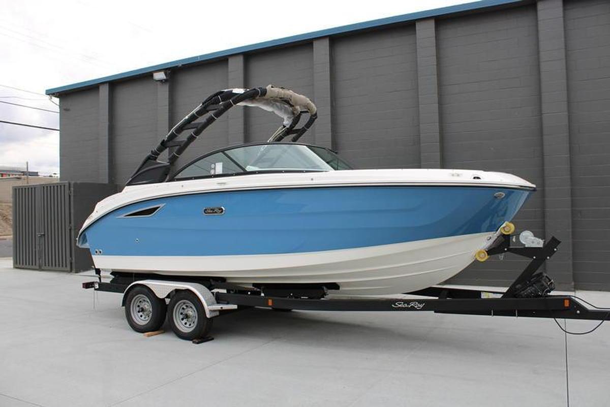 2026 Sea Ray SDX 230