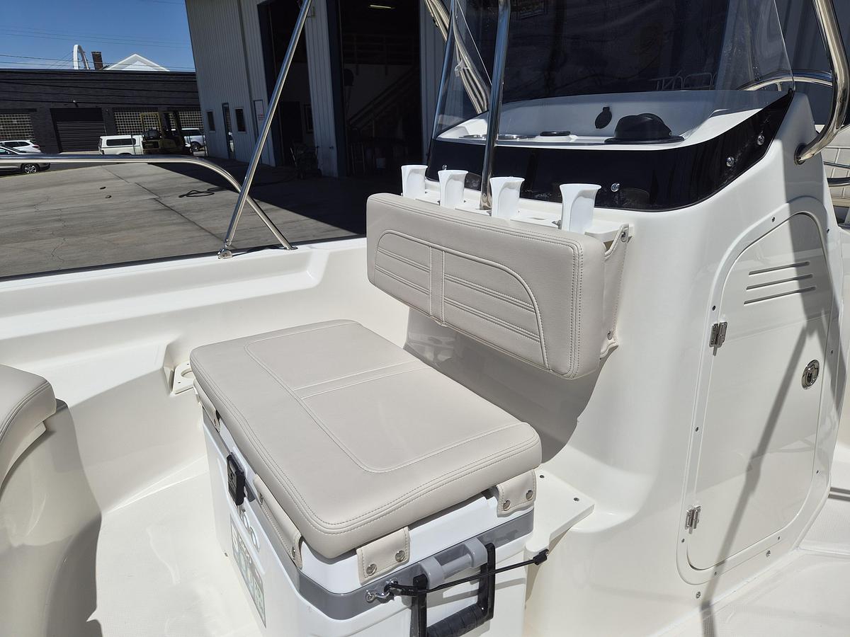 2026 Boston Whaler 170 Montauk