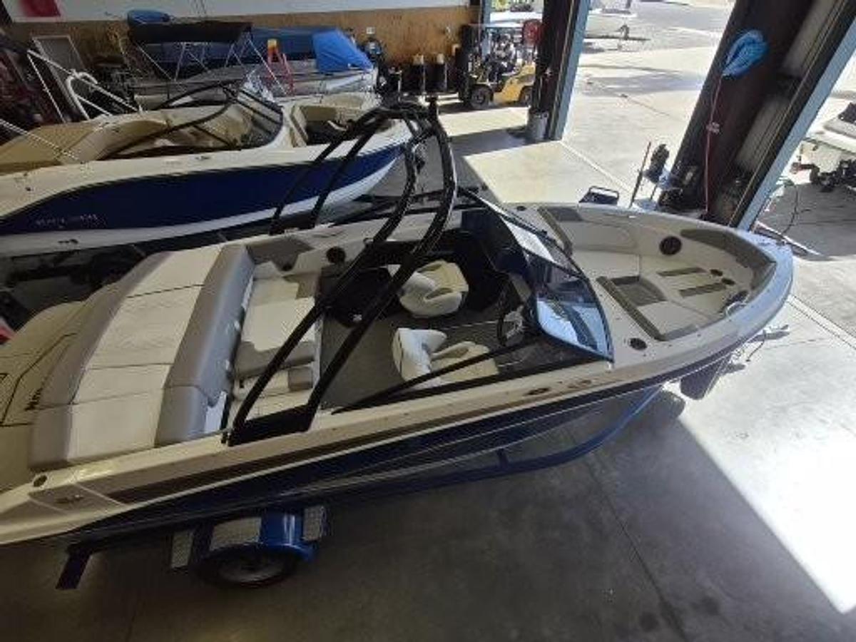 Used 2022 Glastron 205 Bowrider