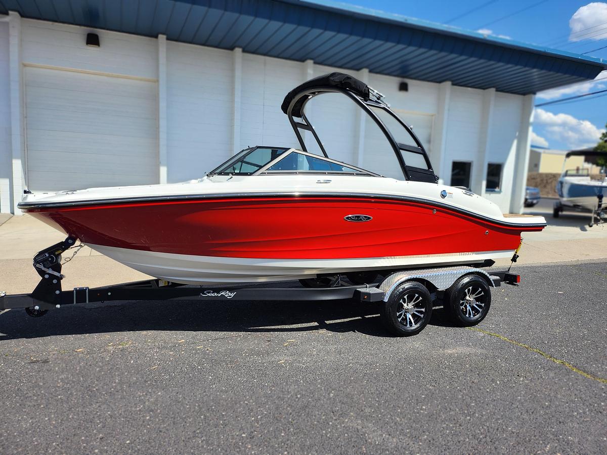 Used 2023 Sea Ray SPX 190