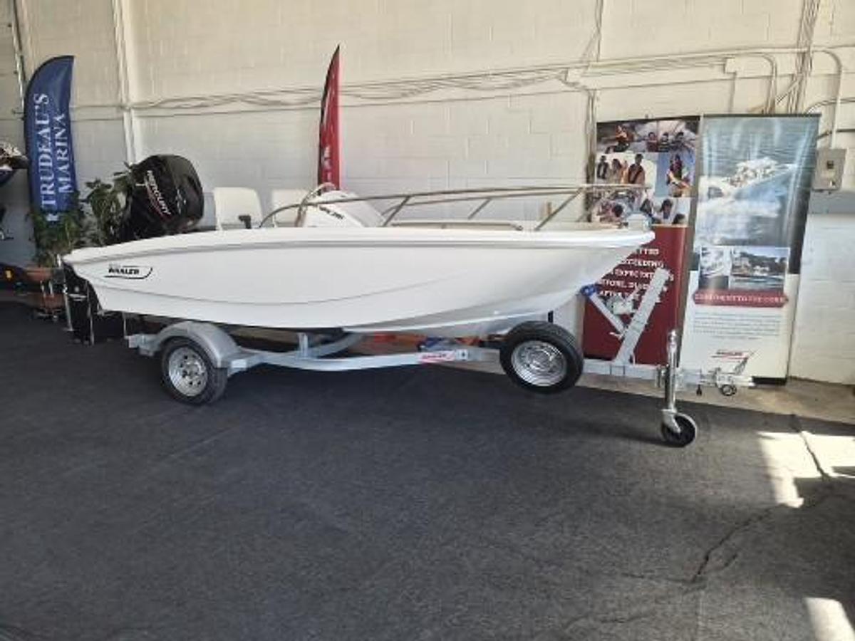 2027 Boston Whaler 130 Sport