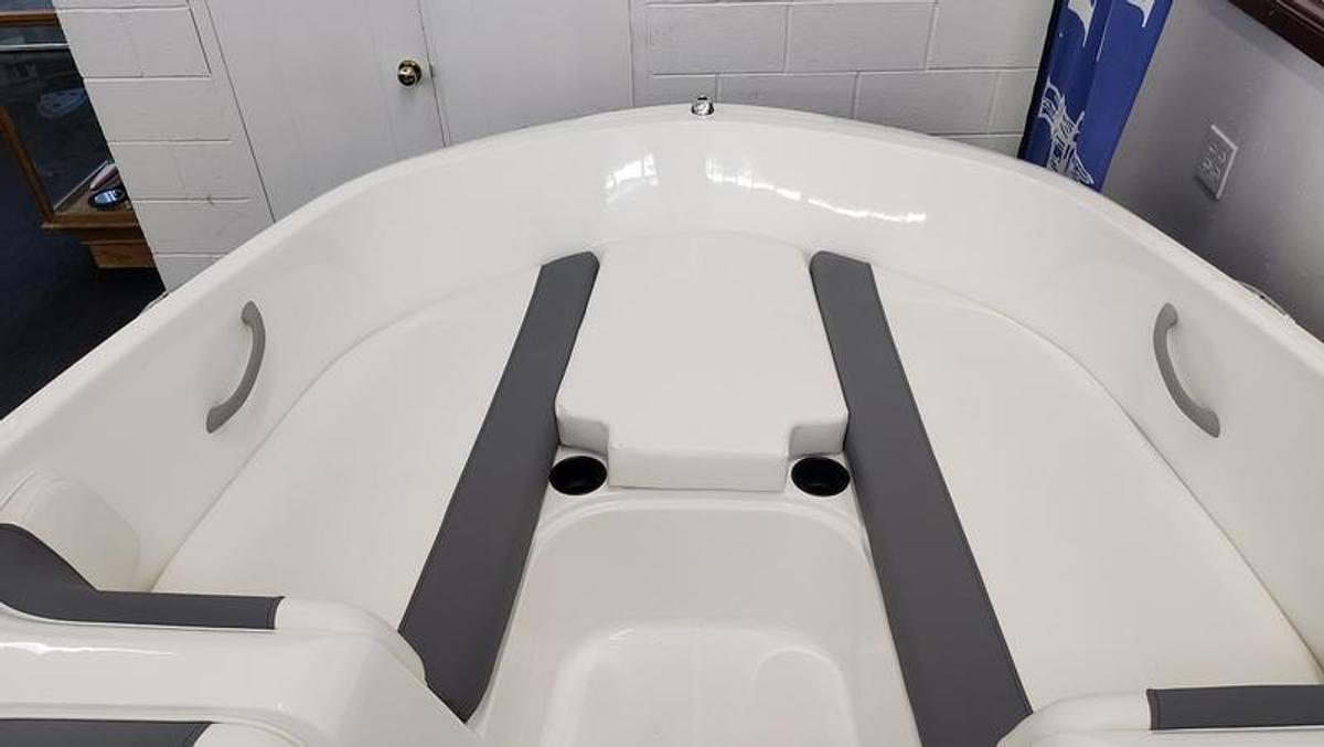 2025 Bayliner Element E16