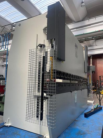 Usato PIEGATRICE SALA IDRAULICA 3000X110 TON