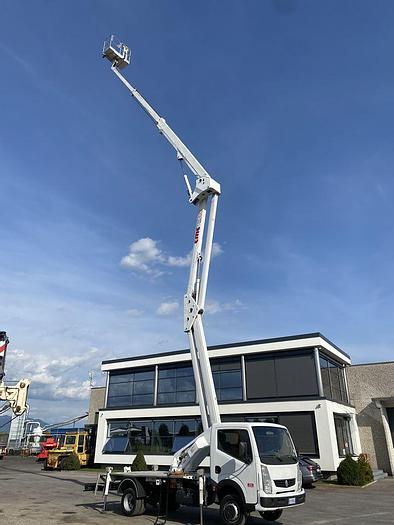 Usato 2013 RENAULT MAXITY CON PIATTAFORMA CMC TB 260