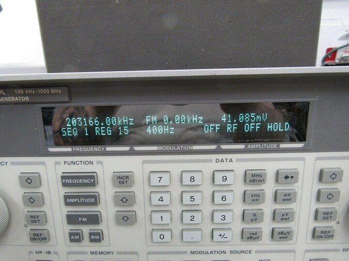 Used HP/Agilent 8648A Synthesized RF Signal Generator, 100 kHz to 1000 MHz