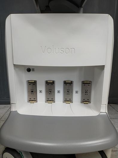 Gebraucht GE Voluson E8 Expert Ultraschallgerät mit RAB4-8-D Sonde und DVD Brenner SW: BT13