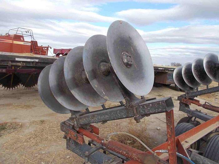 Used 21' International 475 Disk