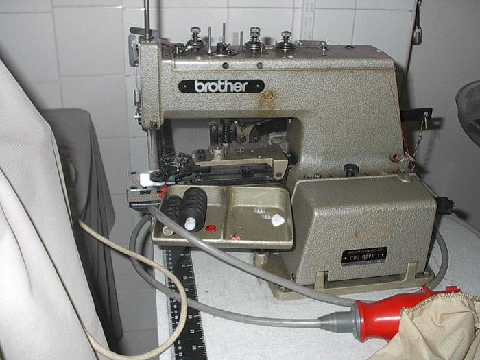 Gebraucht Knopfannähmaschine BROTHER Kl. CB3-B916-1 2-4-loch, Ösen