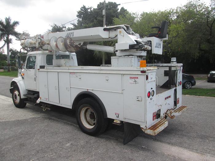 Used 2001 International 4700 Digger Derrick Truck
