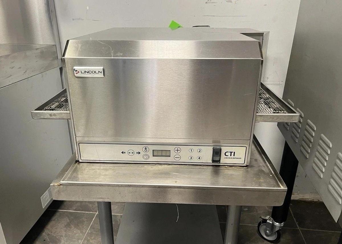 Refurbished 2020 LINCOLN IMPINGER 2502 16" BELT WIDTH 240V PIZZA OVEN GREAT SHAPE!
