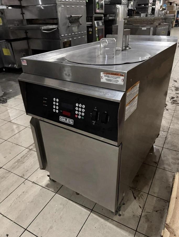 Used 2022 GILES Ventless Electric Fryer w/Auto Lift Model GEF-720-VH 208V 3PH NICE!