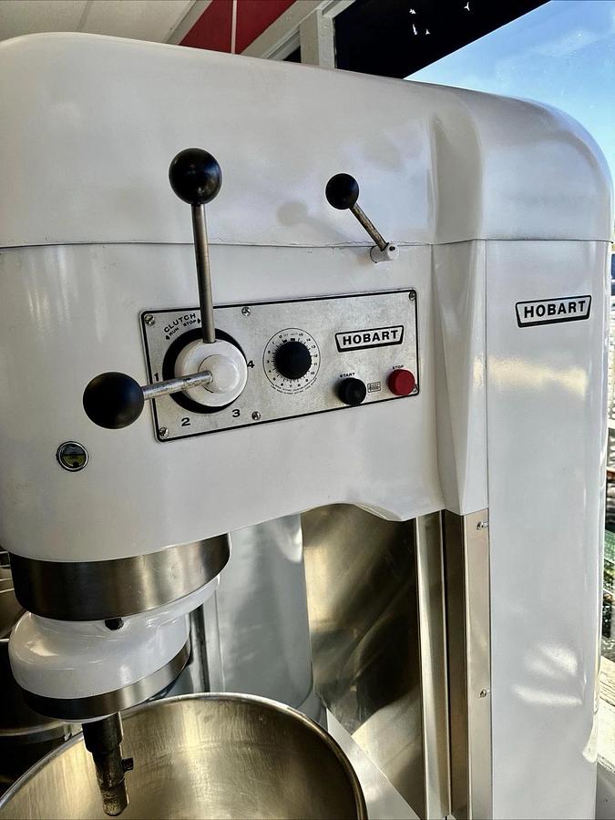 Used HOBART 140 Qt Mixer V 140 5HP 200V 3 Phase With Bowl Included BEAUTIFUL SHAPE!