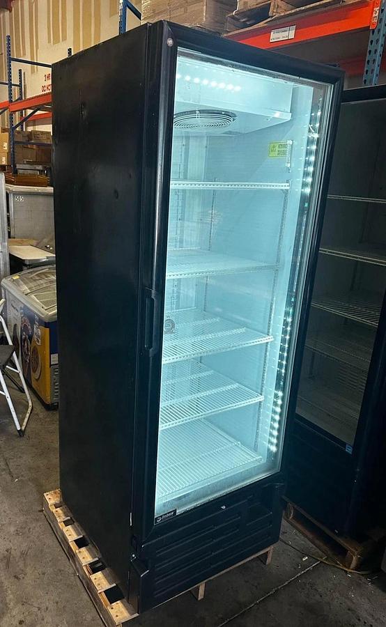 Used IMBERA 30" 1 DOOR UPRIGHT GLASS MERCHANDISER FREEZER 23 CU FT. GREAT SHAPE!