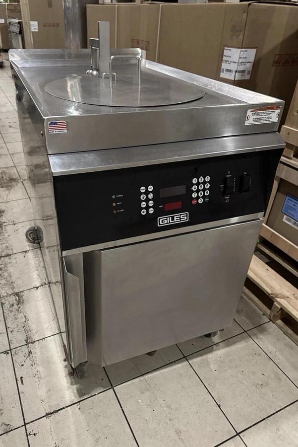 Used 2022 GILES Ventless Electric Fryer w/Auto Lift Model GEF-720-VH 208V 3PH NICE!