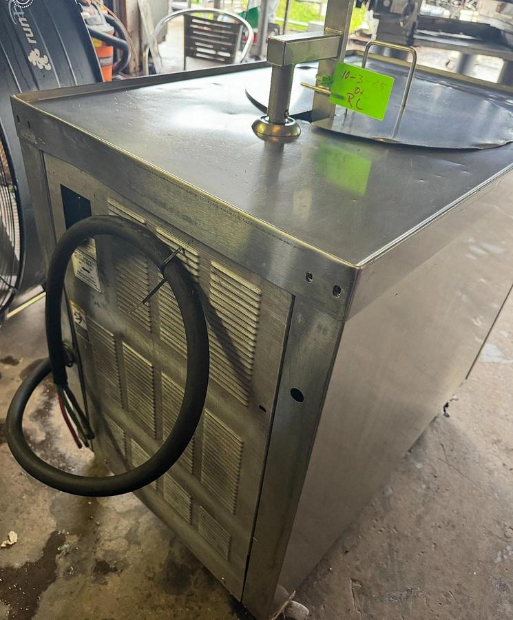 Used GILES Ventless Electric Fryer w/Auto Lift Model GEF-720-VH 208V 3PH GREAT SHAPE!