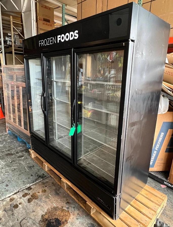 Used TRUE GDM 72F FREEZER MERCHANDISER 220V NICE SHAPE!