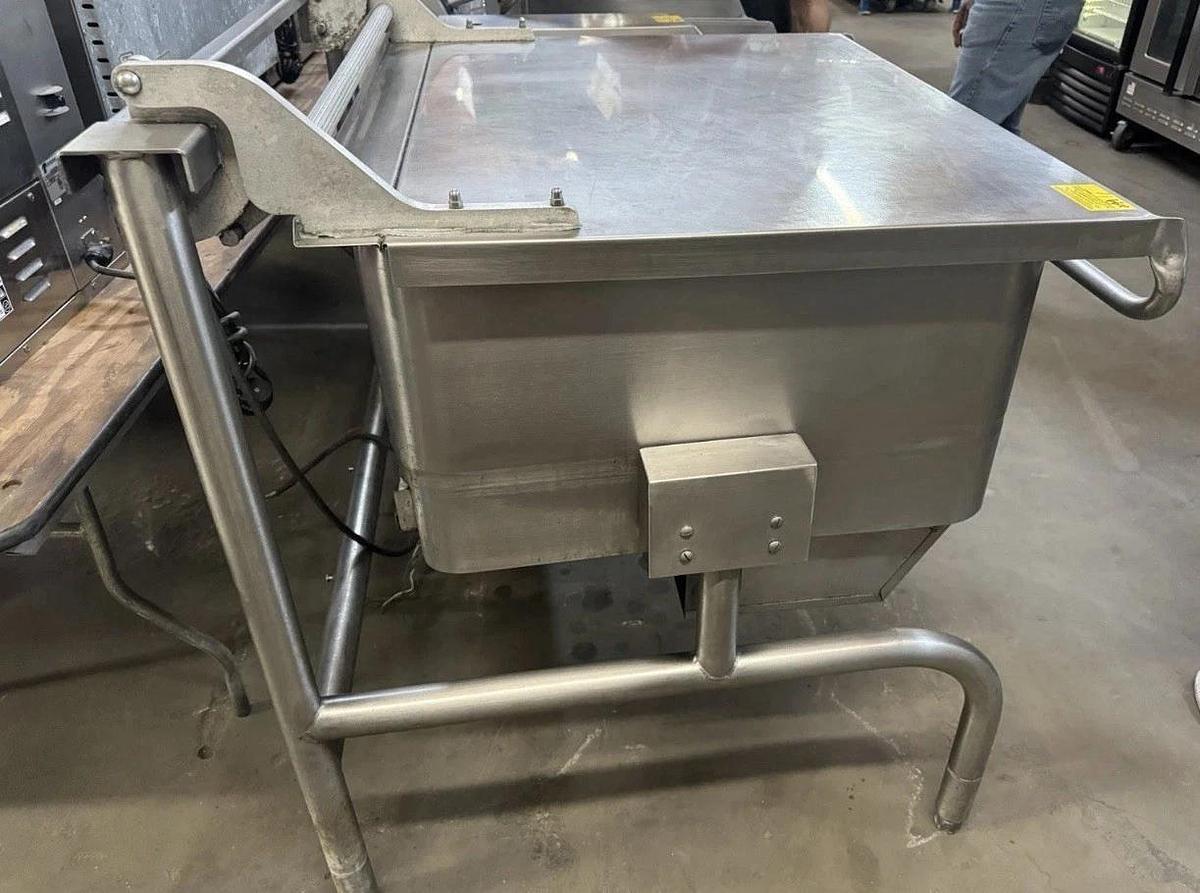 Refurbished GROEN 40 GALLON NATURAL GAS ELECTRIC TILT SKILLET BRAISING PAN BEAUTIFUL !