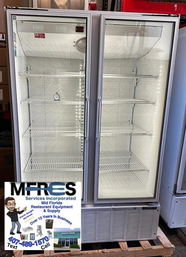 Used MASTER-BILT BMG-48 2 DOOR UPRIGHT  GLASS REACH IN REFRIGERATOR 115V BEAUTIFUL!