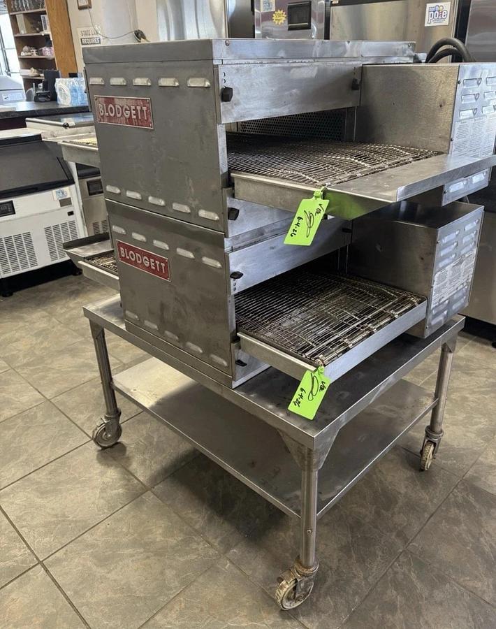 Used BLODGETT Electric Double Stack Conveyor Oven 208v 1 Phase 18” Belt NICE WORKING!