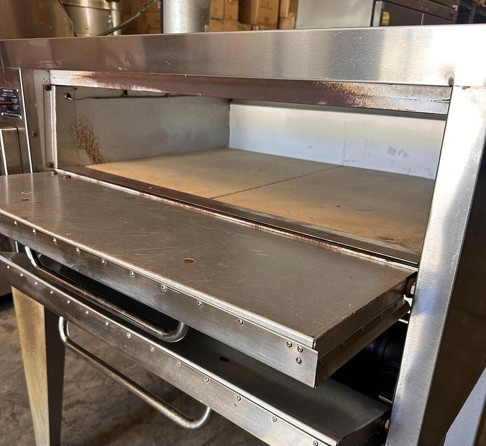 Used 2017 BAKERS PRIDE 151 Natural Gas Superdeck Pizza Oven BEAUTIFUL WORKING SHAPE!