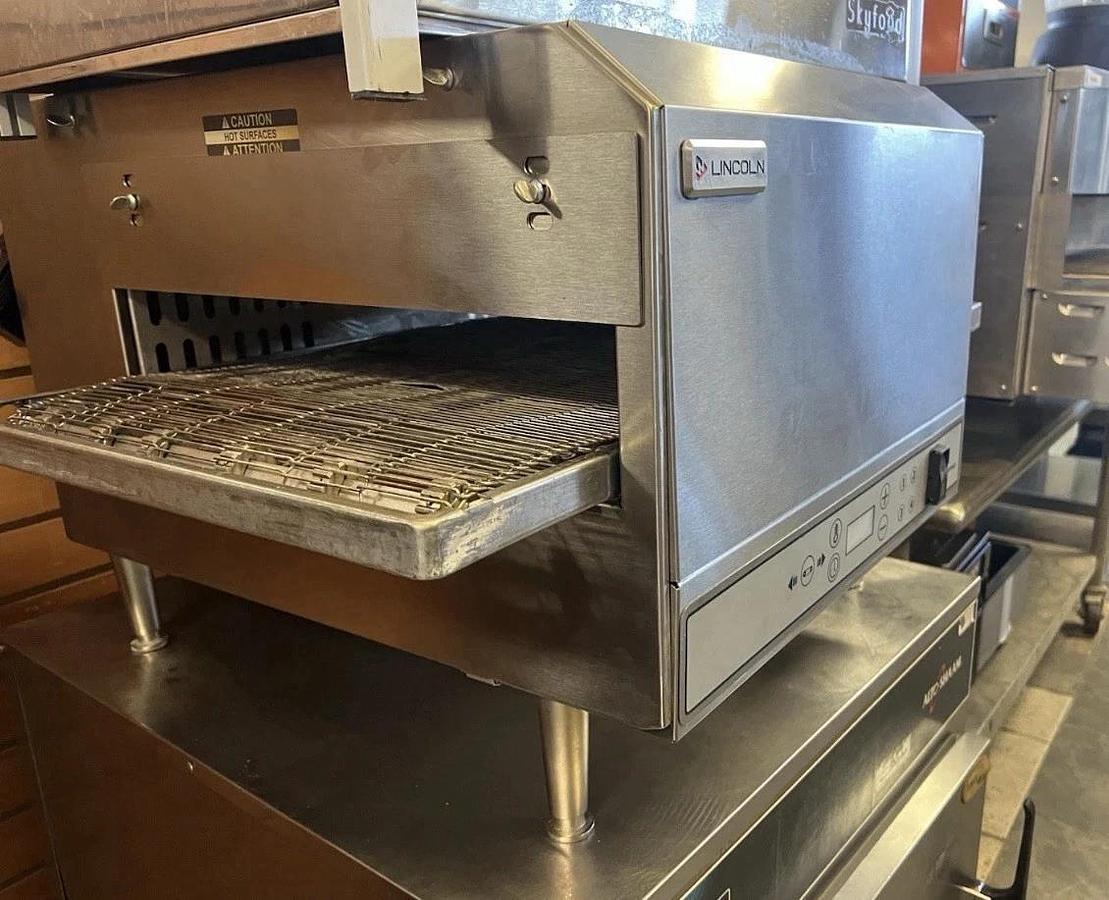 Used Lincoln V2500  31" Electric Countertop Ventless Impinger Conveyor Oven 208-240V