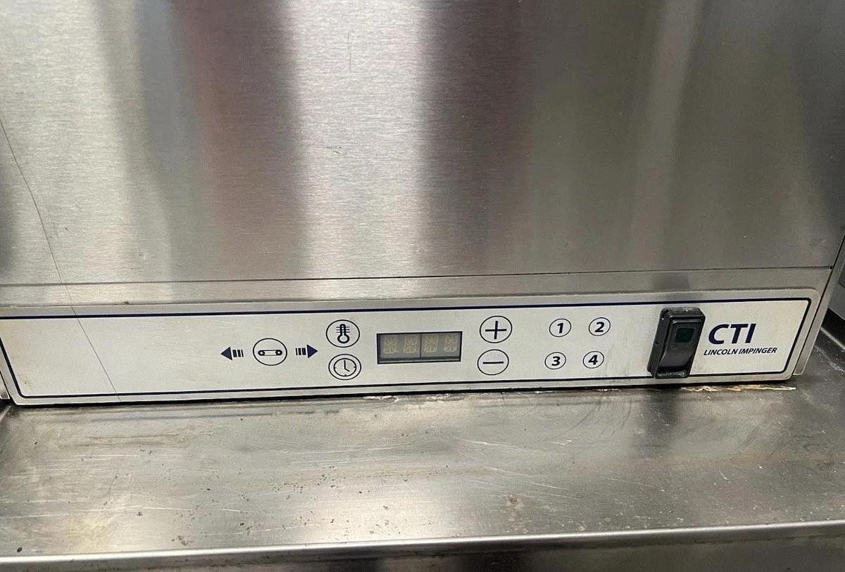 Refurbished 2020 LINCOLN IMPINGER 2502 16" BELT WIDTH 240V PIZZA OVEN GREAT SHAPE!