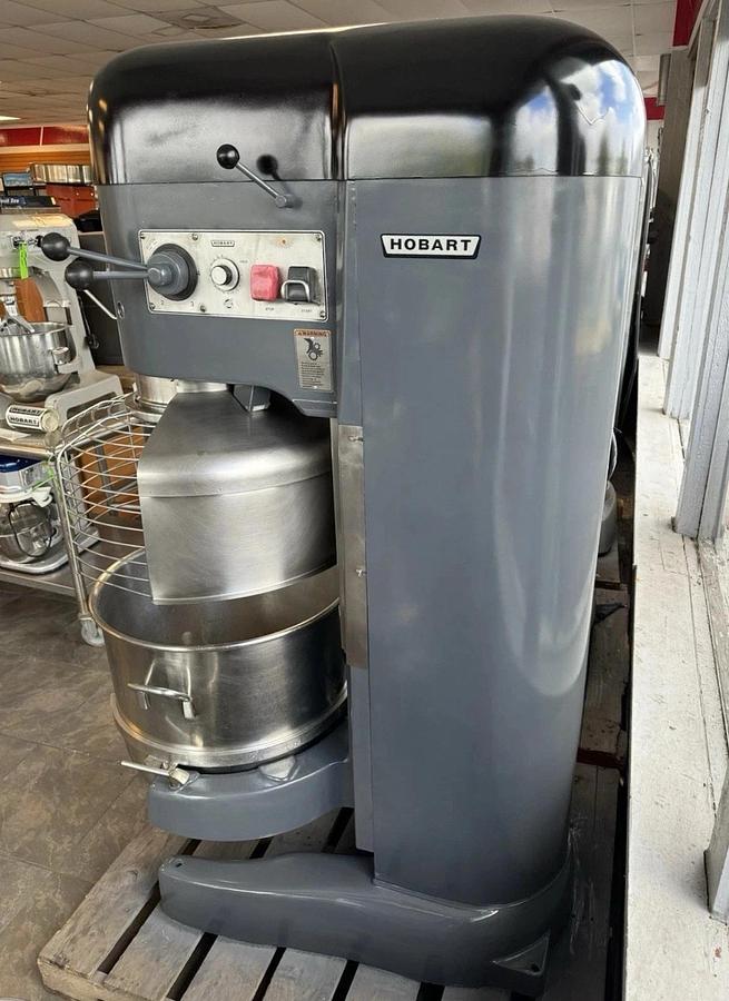 Used HOBART 140 Qt Mixer V 140 5HP 200V 3 Phase Bowl & Hook Included BEAUTIFUL SHAPE!