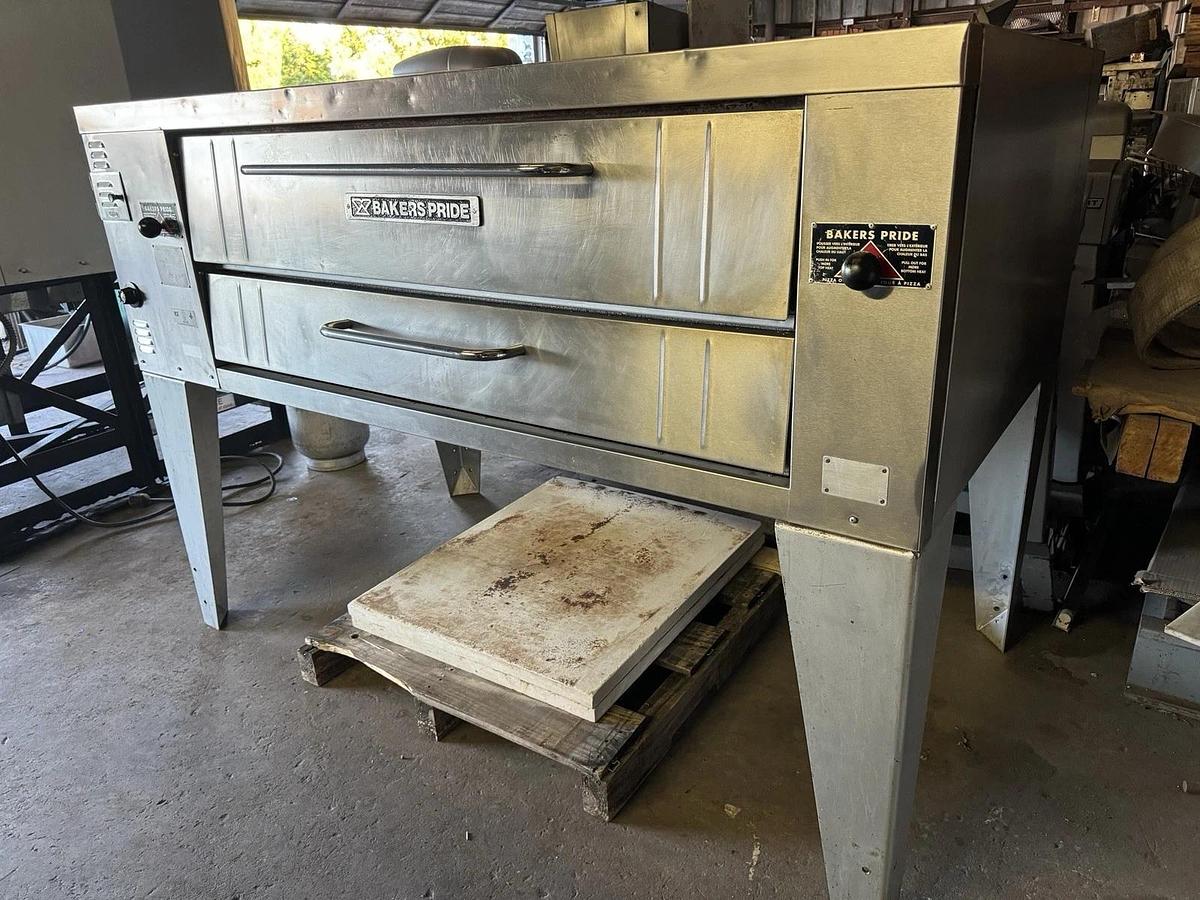 Refurbished BAKERS PRIDE Y600 COMMERCIAL 78"  PIZZA DECK GAS OVEN
