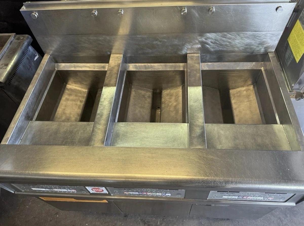 Used FRYMASTER 3 BAY Fryer, Natural Gas, Filtration System NICE SHAPE!