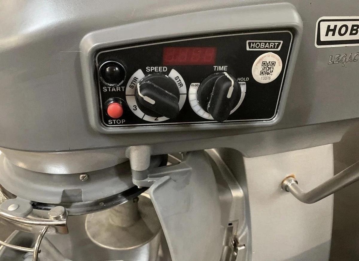 Used Hobart Legacy HL200-10STD 20 Qt Planetary Floor Mixer 120V 1/2H w/Accessories