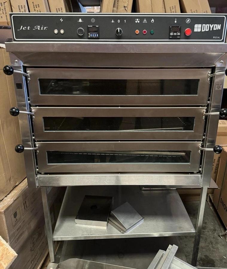 Doyon PIZ3G Gas 3-Deck Pizza Oven - Jet Air Convection With Stand. BEAUTIFUL!