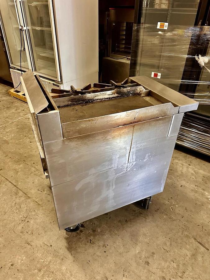 Used 2025 Jade Range Heavy Duty 24" 2 Burner Hot Plate and 12" Griddle Nat Gas Nice!