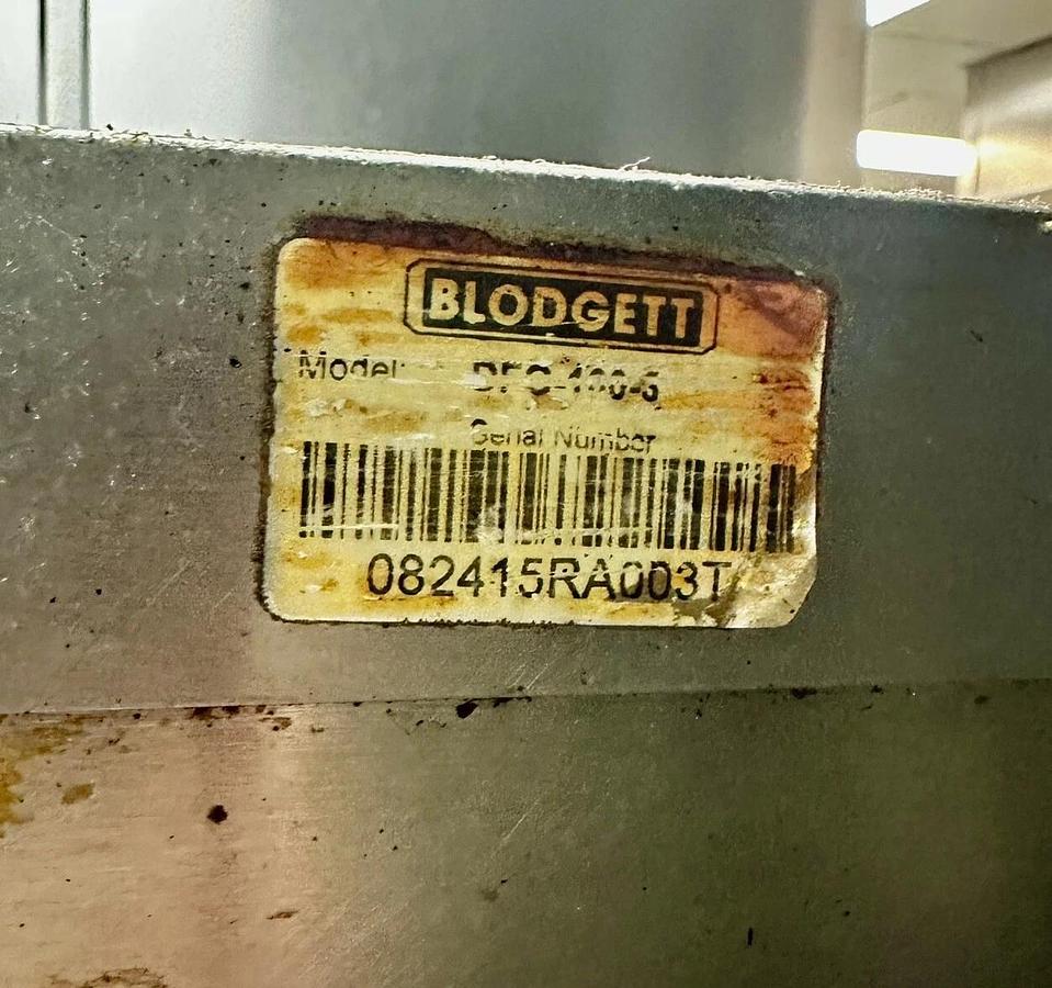 Used BLODGETT DOUBLE STACKED NATURAL GAS CONVECTION OVEN MODEL DFG-100-3