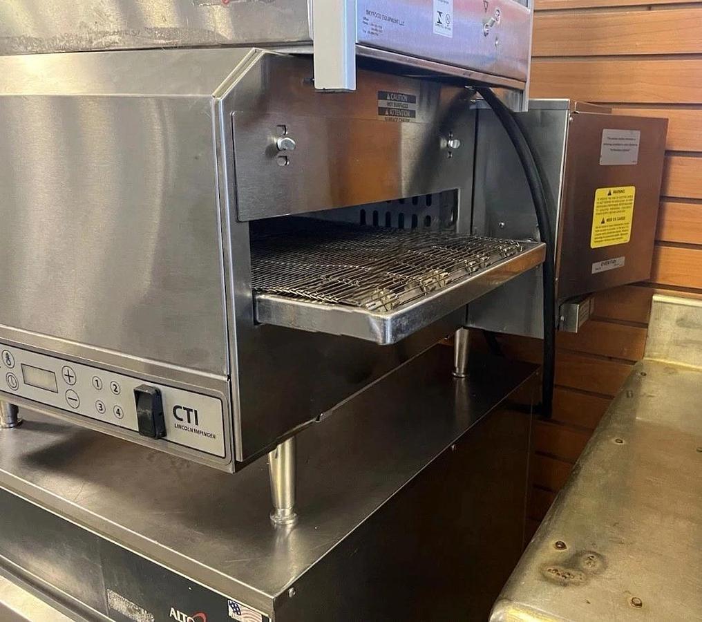 Used Lincoln V2500  31" Electric Countertop Ventless Impinger Conveyor Oven 208-240V