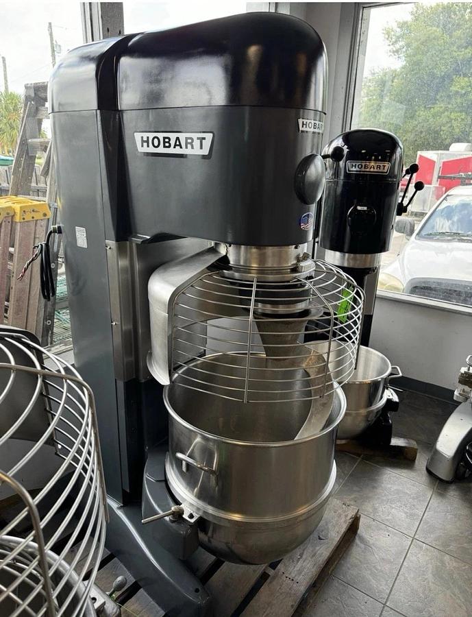 Used HOBART 140 Qt Mixer V 140 5HP 200V 3 Phase Bowl & Hook Included BEAUTIFUL SHAPE!