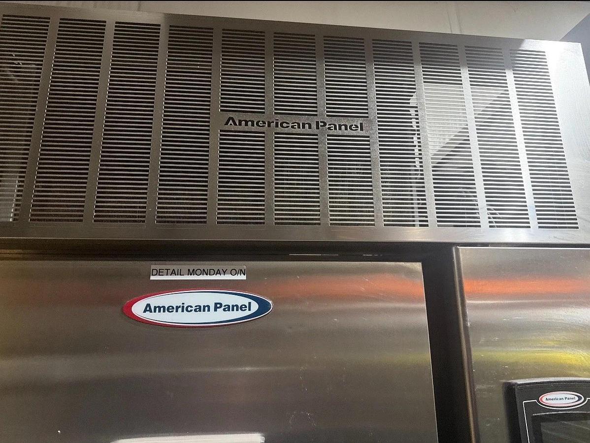 Used AMERICAN PANEL AP20BCF200-3-P HURRiCHiLL 48" Floor Model Roll In BLAST CHILLER