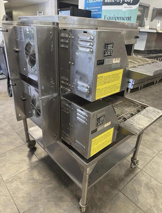 Used BLODGETT Electric Double Stack Conveyor Oven 208v 1 Phase 18” Belt NICE WORKING!