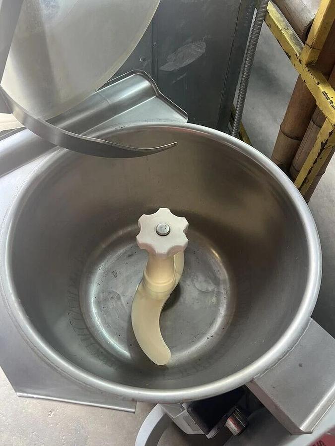 Used HOBART HCM300 VERTICAL CUTTER MIXER 230/460V 3 phase VERY NICE SHAPE!