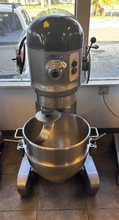Used HOBART H 600 60 Qt Mixer 1HP 230V  Single Phase Bowl & Hook Included BEAUTIFUL!