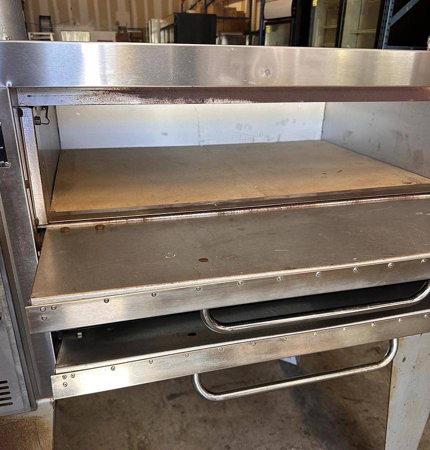 Used 2017 BAKERS PRIDE 151 Natural Gas Superdeck Pizza Oven BEAUTIFUL WORKING SHAPE!