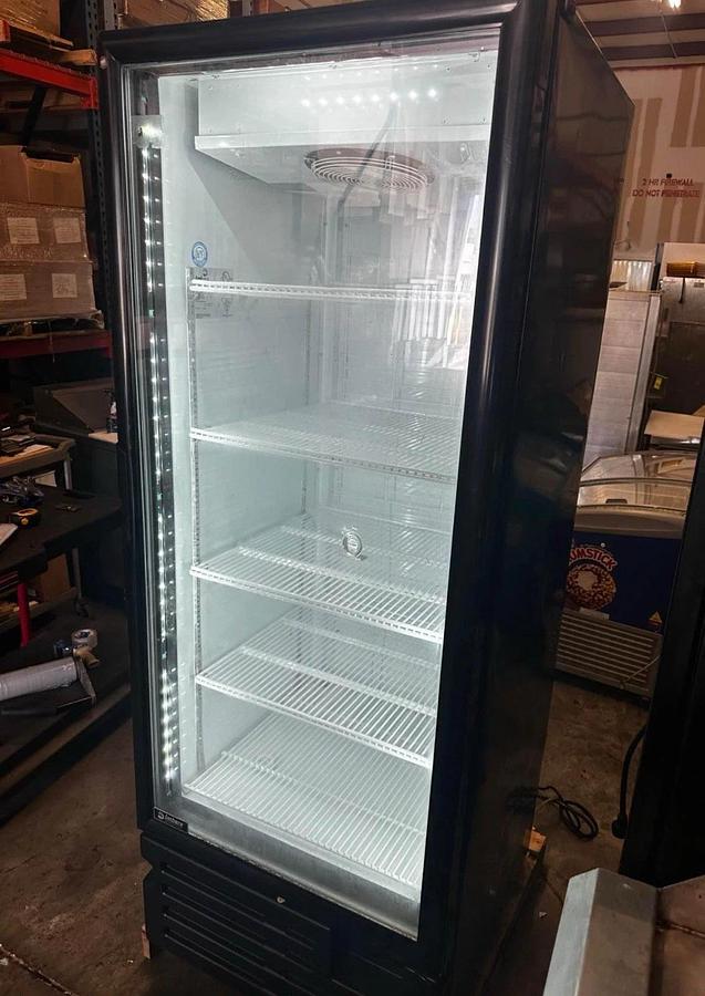 Used IMBERA 30" 1 DOOR UPRIGHT GLASS MERCHANDISER FREEZER 23 CU FT. GREAT SHAPE!