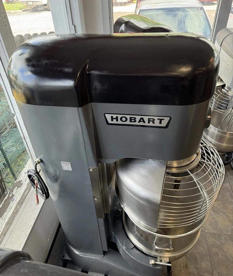 Used HOBART 140 Qt Mixer V 140 5HP 200V 3 Phase Bowl & Hook Included BEAUTIFUL SHAPE!