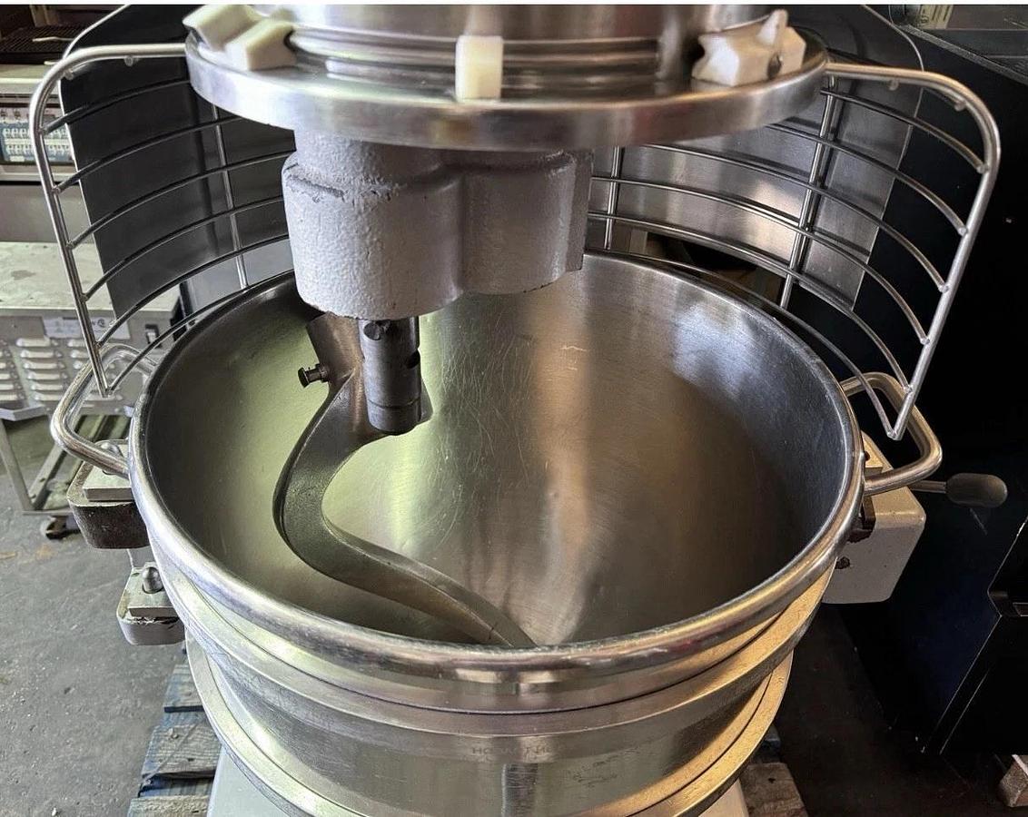 Used 2017 HOBART HL600 LEGACY 60QT BAKERY DOUGH MIXER INCLUDES BOWL & HOOK NICE SHAPE