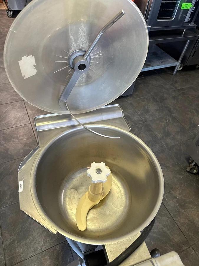 Used HOBART HCM300 VERTICAL CUTTER MIXER 230/460V 3 phase VERY NICE SHAPE!