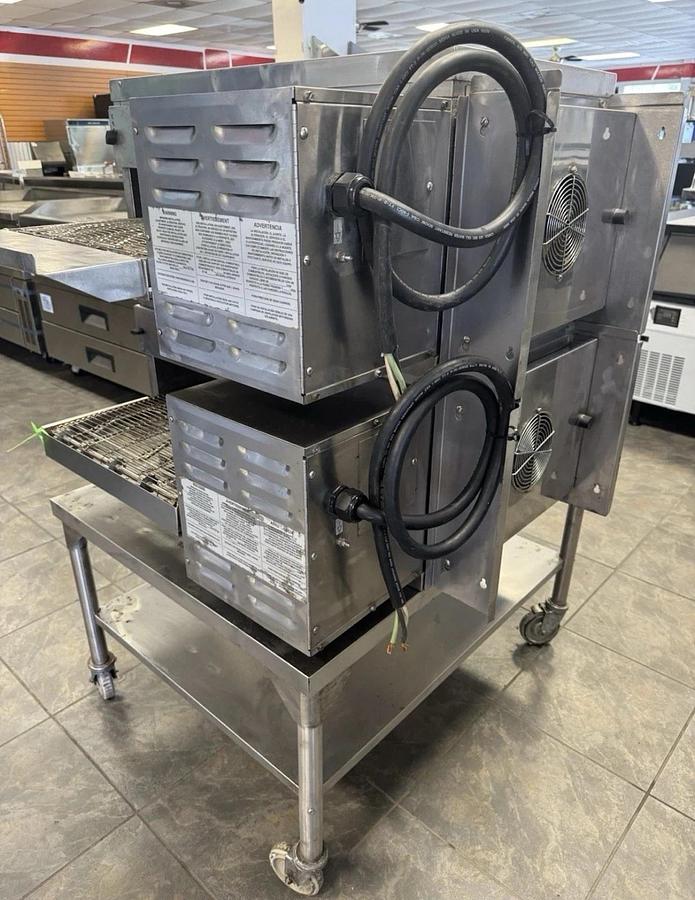 Used BLODGETT Electric Double Stack Conveyor Oven 208v 1 Phase 18” Belt NICE WORKING!