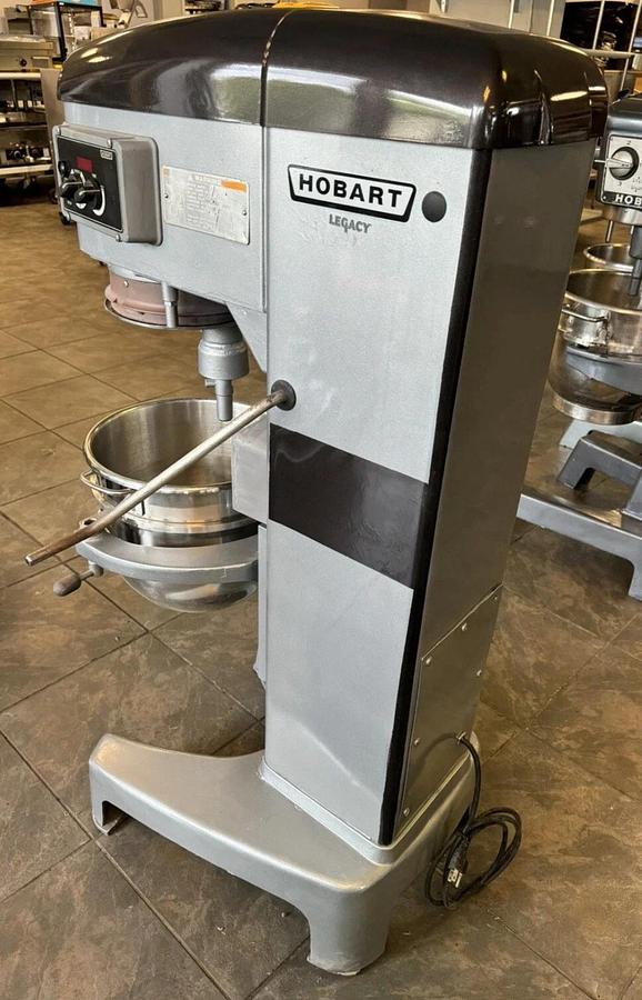 Used HOBART LEGACY HL300 30 Qt Mixer 3/4 HP 120V With Bowl & Whisk NICE SHAPE!