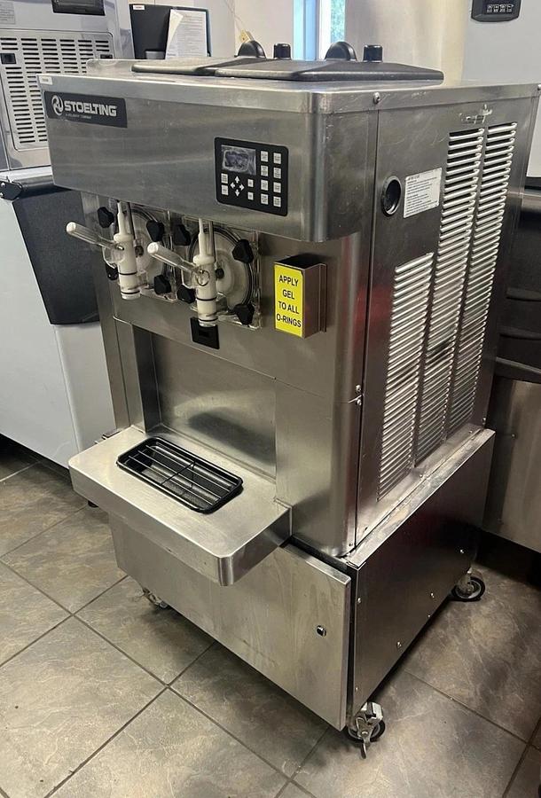 Used STOELTING E122-38I2 Frozen Beverage/Shake Machine 208-240V 1 Ph NICE SHAPE!